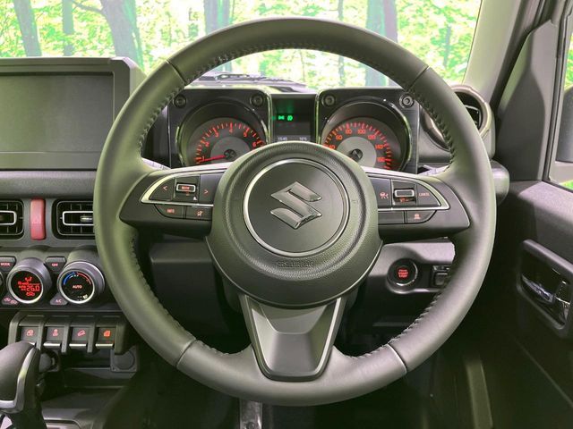 SUZUKI JIMNY NOMADE 2025