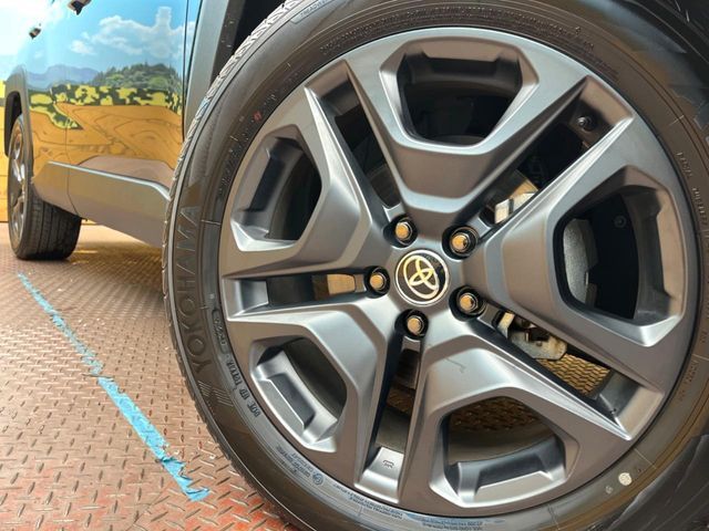 TOYOTA RAV4 4WD 2025