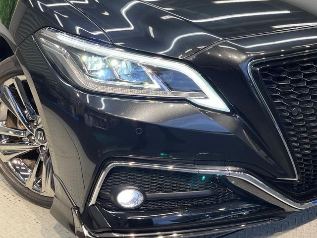 TOYOTA CROWN sedan hybrid 2022