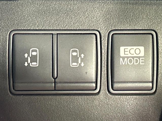 NISSAN SERENA  WG 2012