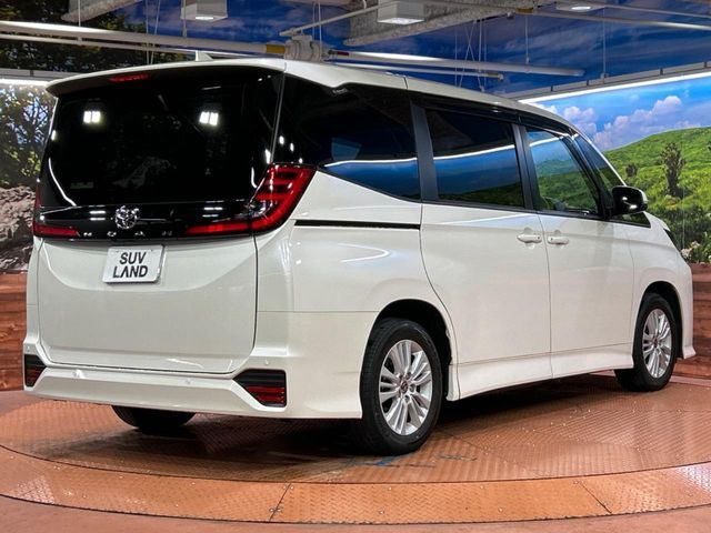 TOYOTA NOAH 2023