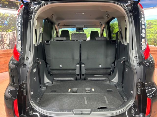 TOYOTA SIENTA HYBRID 2022