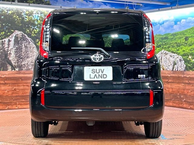 TOYOTA SIENTA HYBRID 2022