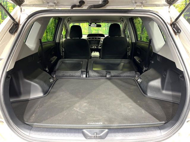 TOYOTA PRIUS Alpha 2015