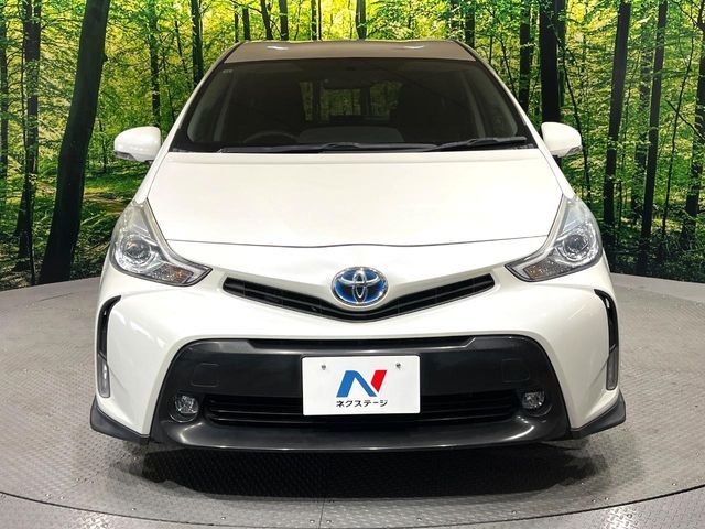 TOYOTA PRIUS Alpha 2015