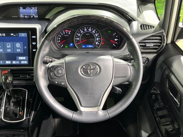 TOYOTA NOAH 2021