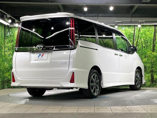 TOYOTA NOAH 2021