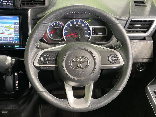 TOYOTA ROOMY 2020