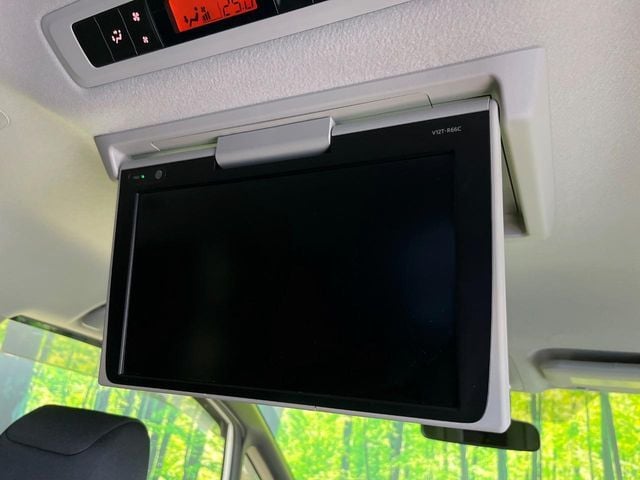 TOYOTA VOXY 4WD 2017