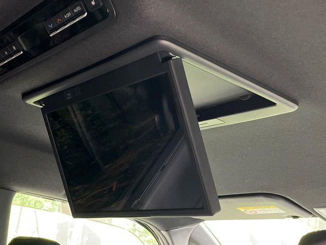 TOYOTA NOAH HYBRID 4WD 2022