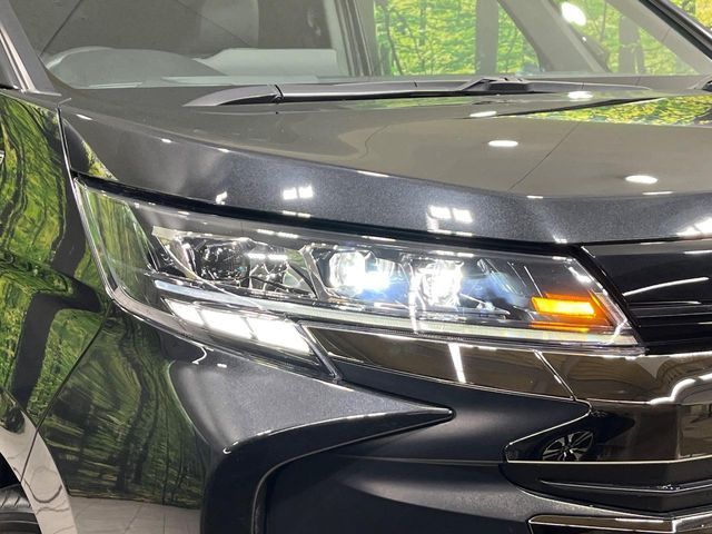 TOYOTA NOAH HYBRID 4WD 2022