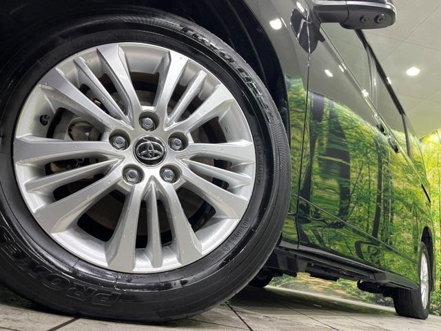 TOYOTA NOAH HYBRID 4WD 2022