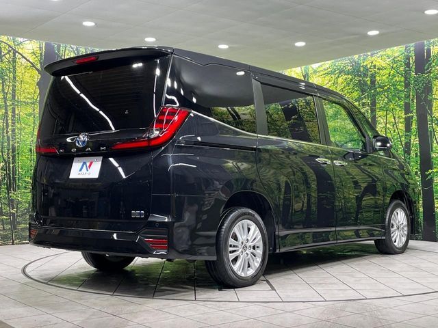 TOYOTA NOAH HYBRID 4WD 2022