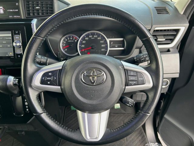 TOYOTA ROOMY 2018