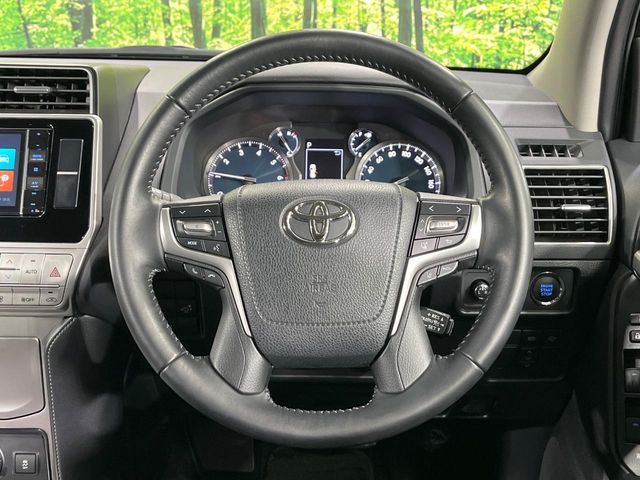 TOYOTA LANDCRUISER PRADO 2022