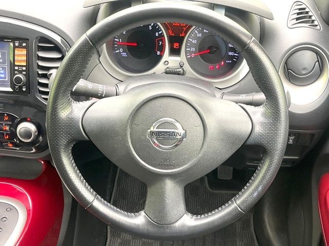 NISSAN JUKE 2011