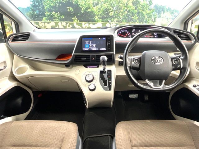 TOYOTA SIENTA 2015