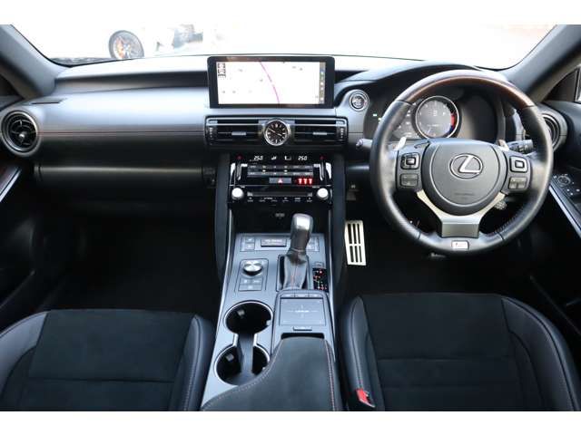 TOYOTA LEXUS IS500 2023
