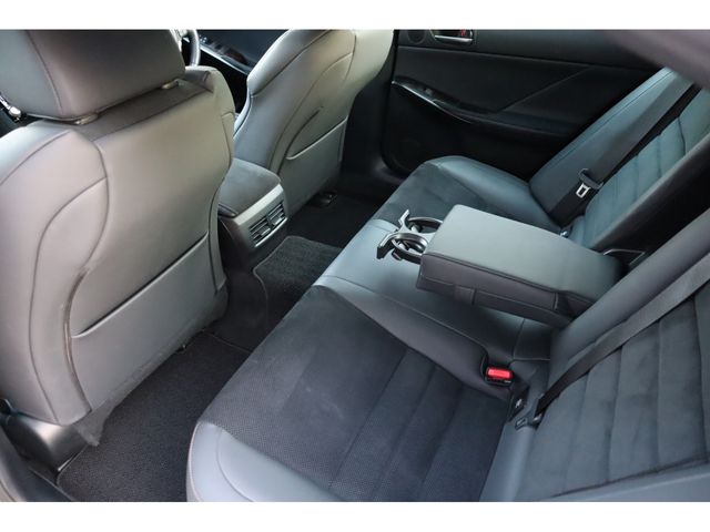 TOYOTA LEXUS IS500 2023