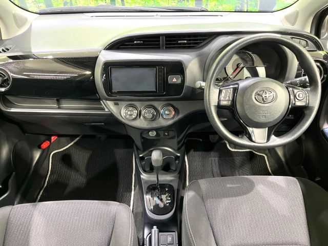 TOYOTA VITZ 2019