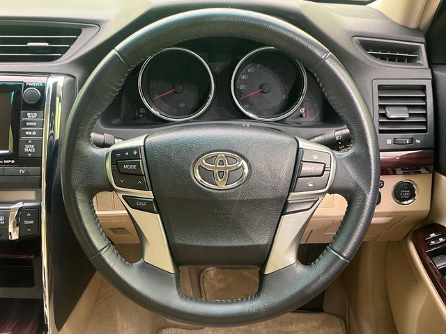 TOYOTA MARK X 2010