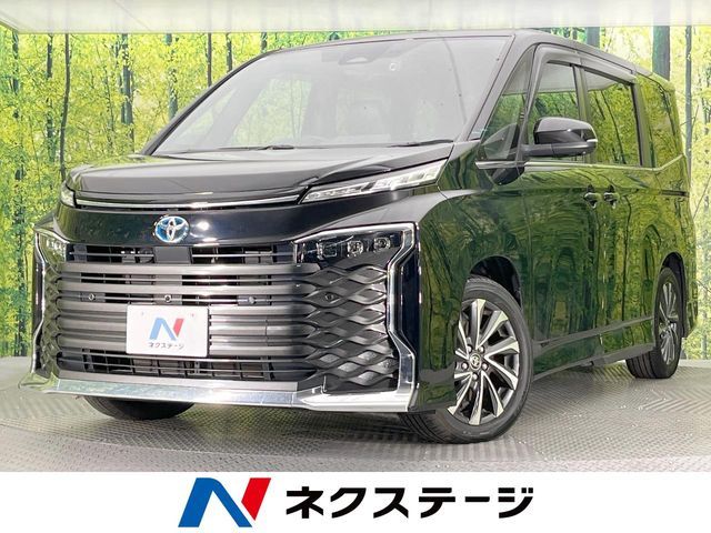 TOYOTA VOXY HYBRID 2023