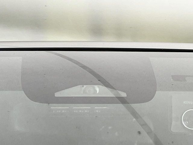 TOYOTA VOXY HYBRID 2023