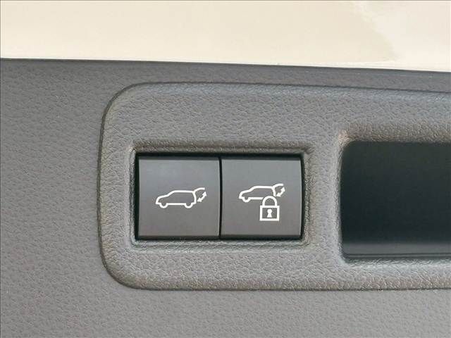 TOYOTA HARRIER 2WD 2023