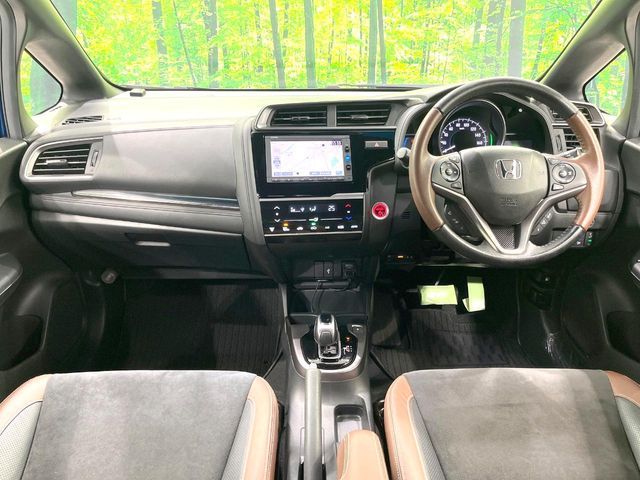 HONDA FIT HYBRID 2017