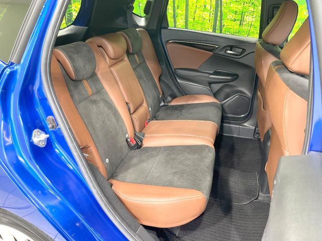 HONDA FIT HYBRID 2017