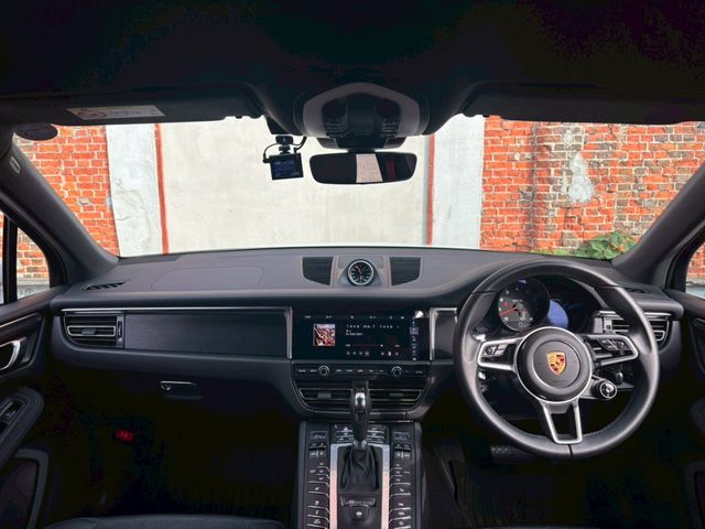 PORSCHE PORSCHE Macan 2021