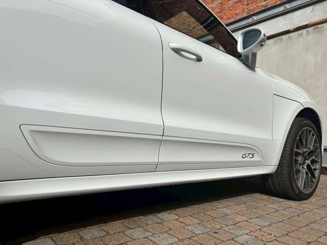 PORSCHE PORSCHE Macan 2021