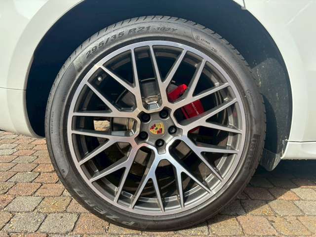 PORSCHE PORSCHE Macan 2021