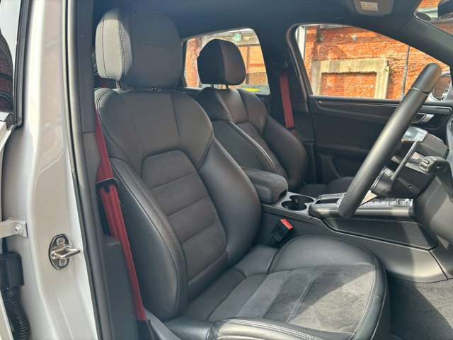 PORSCHE PORSCHE Macan 2021