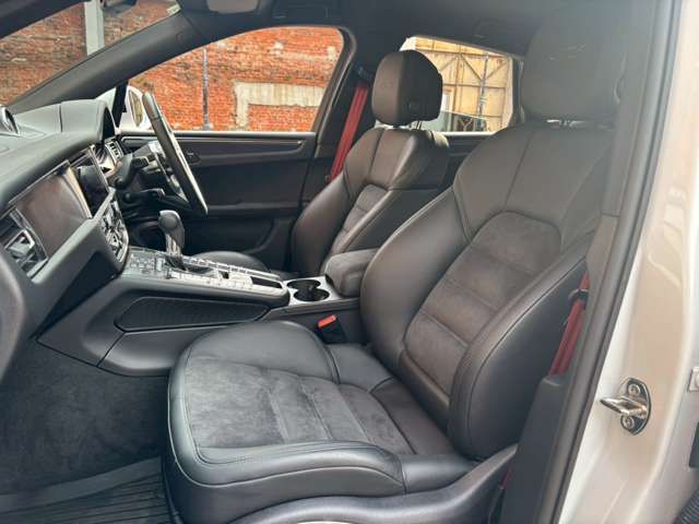 PORSCHE PORSCHE Macan 2021