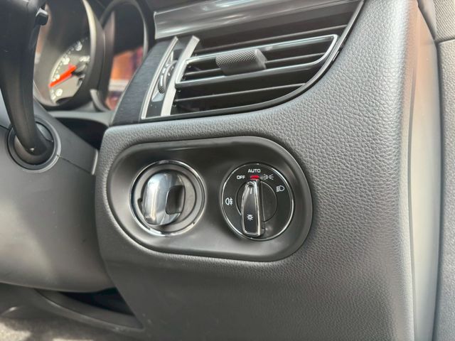 PORSCHE PORSCHE Macan 2021