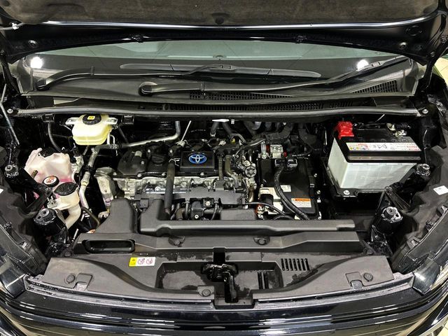 TOYOTA VOXY HYBRID 2023