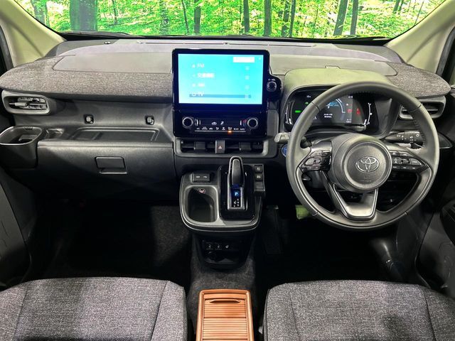 TOYOTA SIENTA HYBRID 2023