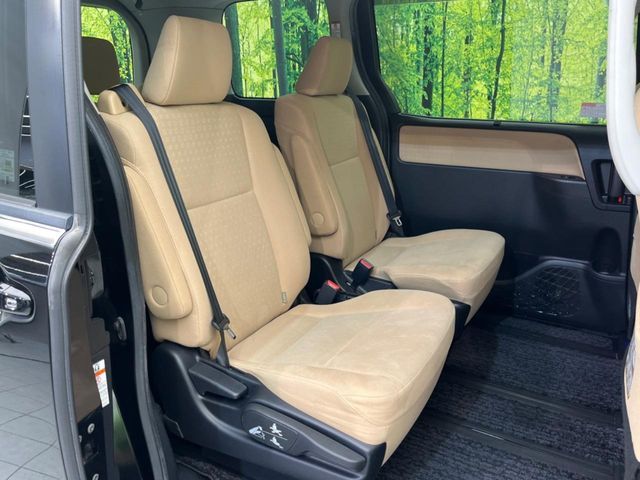 TOYOTA NOAH HYBRID 2014