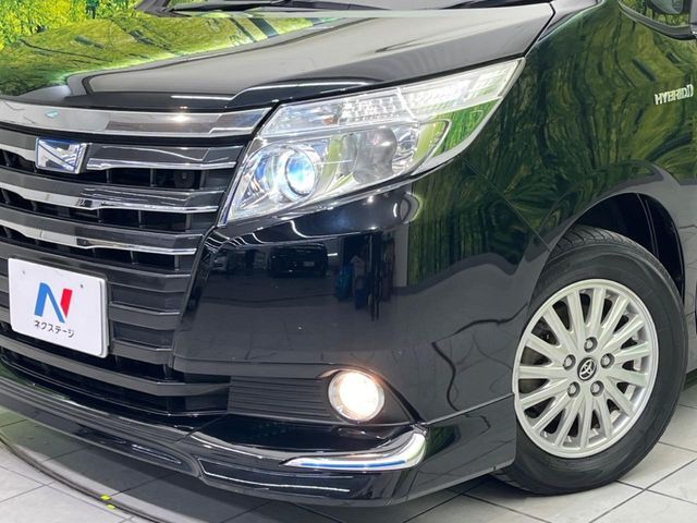 TOYOTA NOAH HYBRID 2014