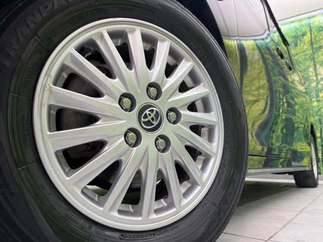 TOYOTA NOAH HYBRID 2014