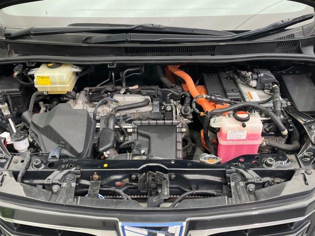 TOYOTA NOAH HYBRID 2014