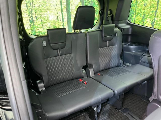 TOYOTA NOAH HYBRID 2024