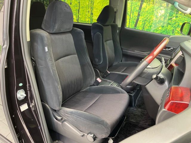 TOYOTA VELLFIRE 2009