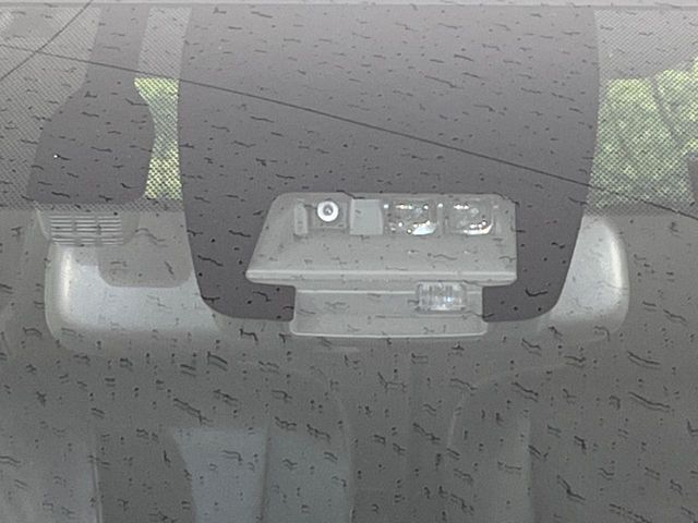 TOYOTA ESQUIRE HYBRID 2017