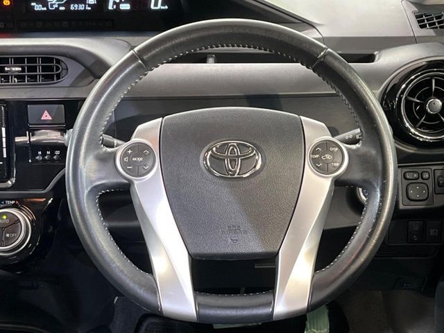 TOYOTA AQUA 2016
