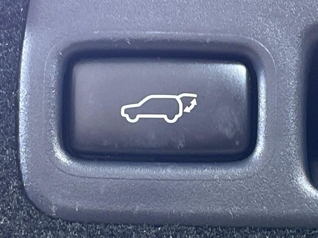 TOYOTA HARRIER 2WD 2016