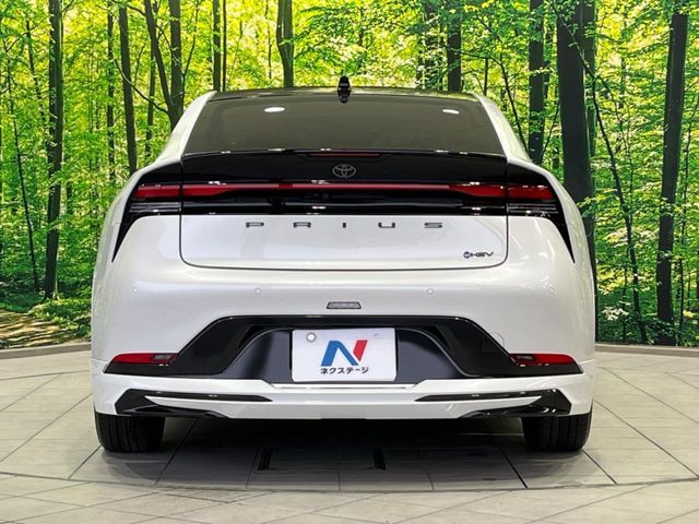 TOYOTA PRIUS 4WD 2023