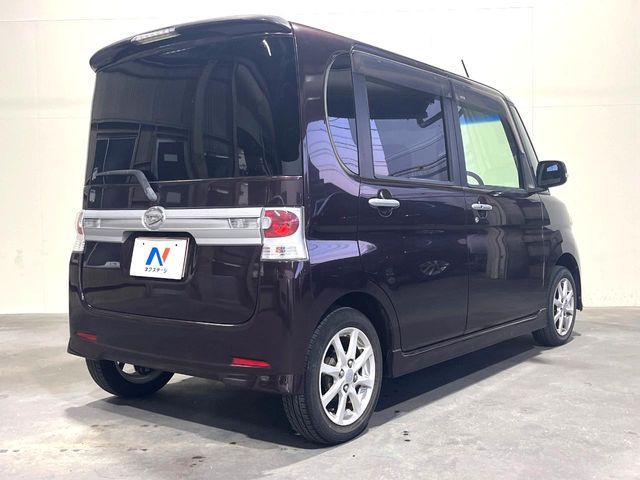 DAIHATSU TANTO CUSTOM 2011