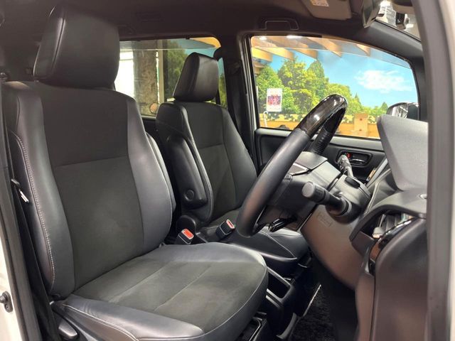 TOYOTA NOAH HYBRID 2020